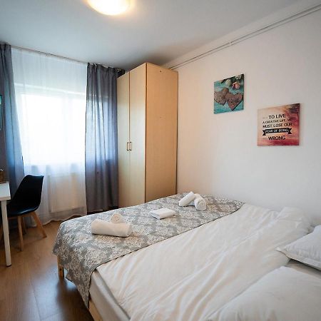Aurel Vlaicu Apartment- Gara Braşov Buitenkant foto